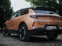 Sprawdziłem, ile pali rozładowany Grandland PHEV. Ten Opel ma jednak inny problem