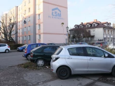 Mandat za parkowanie przed własnym domem. W tych przypadkach sąsiad ma podstawę, by wezwać policję