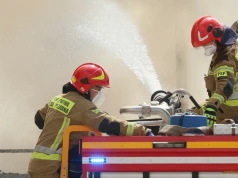 Straż Pożarna przyjmuje do pracy i kusi pensją. Takie zarobki dla rozpoczynających służbę