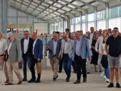 Po 2 latach postawili kolejną oborę na 210 krów. Teraz doi 8 robotów