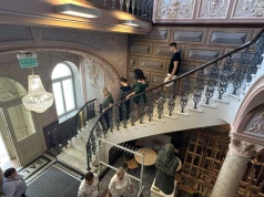 Sufity, parkiety i sala balowa. Pałacowe sekrety Plastyka w Kościelcu
