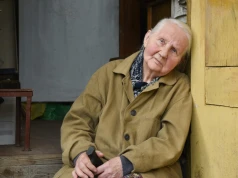 Dramat seniorów na polskich wsiach. Brak transportu odcina od leczenia