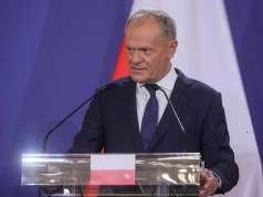 Tusk zapowiada, że w Warszawie powstanie „Mur Pamięci”