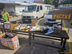"Scam, oszustwo." Klienci nie przebierają w słowach na temat paczek-niespodzianek. Jak się chronić?