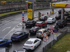Kryzys w Rosji, nadzwyczajny krok. Nauczyciele wysłani na stacje benzynowe