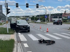 Mężczyzna jadący na hulajnodze w ciężkim stanie trafił do szpitala