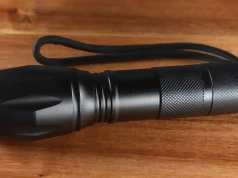 Latarka UV i black light to nie zawsze to samo. Jeden szczegół ma ogromne znaczenie