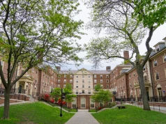 Profesor z Brown University udowodnił masowe oszustwa z ChatGPT na egzaminie