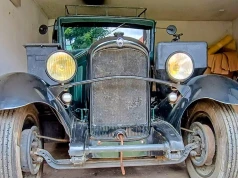 Prawie 100-letni Citroën AC4 trafił do polskiego muzeum. Ma instalację na gaz drzewny