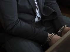 Zaatakował trzech policjantów. Jest decyzja o areszcie