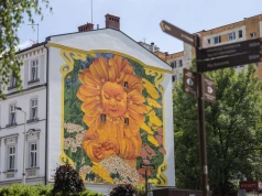 „Dziecko-Kwiat” na ścianie kamienicy. Gleo stworzyła wyjątkowy mural