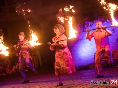 Cyrkowe akrobacje, ogień i fajerwerki. W Świdnicy trwa 28. Festiwal Teatru Otwartego