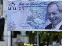 Jego konkurent nosi na głowie kosz na śmieci, ale to Nigel Farage zrobił z siebie pośmiewisko