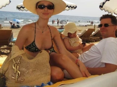 Szczęsna pokazała zdjęcie z plaży. Internauci wychwycili coś jeszcze