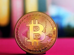 Kurs bitcoina rośnie. Polacy mają problem z inwestowaniem w kryptowaluty przez polityków