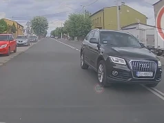 Kierująca Audi urządziła pościg za niewinnym kierowcą. Ubzdurała sobie, że ten chciał "zamordować" rowerzystę
