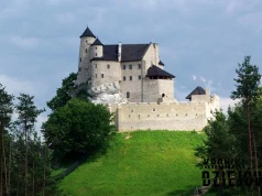 Odbudowali zamek z ruin za ponad 20 mln zł. Do dziś trwa spór, czy to jeszcze zabytek