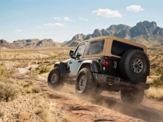Jeep wskrzesił legendę z lat 80. Wrangler Laredo ma 35-calowe opony i kowbojski detal