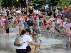 Tłumy przyszły na muzyczny wieczór i potańcówkę na rynek w Osiecznej. Ależ był klimat.