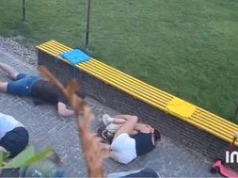 Pili kawę, gdy spadły bomby. Wstrząsające nagranie z kawiarni w Sumach