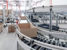 Robot nie zawsze zabiera magazynierowi pracę. Czasem najpierw zabiera mu 12 kilometrów chodzenia
