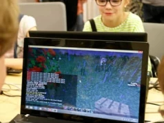 Przekonywali dzieci, że ich produkty mają magiczne właściwości. Znani influencerzy z zarzutami