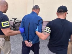 Chojniccy policjanci zatrzymali 48-latka podejrzanego o rozbój i kradzież zuchwałą
