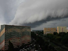 IMGW ostrzega mieszkańców Warmii i Mazur. Niebezpieczne zjawiska kwestią godzin