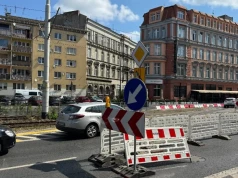Zamknęli Kazimierza Wielkiego, bo mieli stawiać dźwig. Dźwigu nie ma, są korki