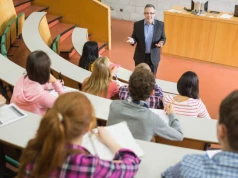 Studenci masowo rezygnują. Ministerstwo zna skalę problemu, ale nie planuje zmian