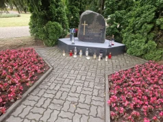 Kwiaty po uroczystości wołyńskiej zniknęły. Inowrocławskie obchody pod znakiem chaosu