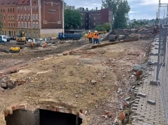 To koniec starego przystanku w Szopienicach. Po jednej stronie torów zostały już tylko gruzy