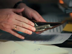 Ponad 100 tys. zł do odzyskania od banku. Zacznij od odszukania umowy kredytowej