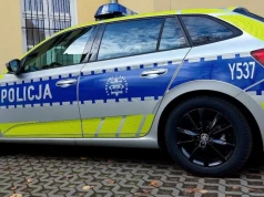 Twierdził, że dopiero robi kurs. Jechał przez Ciechanów bez prawa jazdy, ubezpieczenia i przeglądu