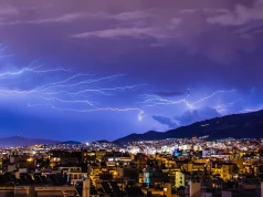 Niespokojny poranek w Krakowie. Wydano ostrzeżenia meteorologiczne
