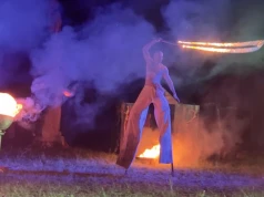 Teatry uliczne w Łochowie. Festiwalowe emocje na początek Dionizji
