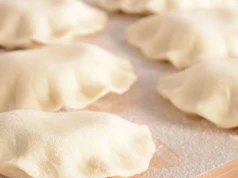 Latem zrób pierogi z tym różowym farszem. Spiesz się, sezon jest krótki