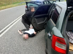 Policjanci z Wołomina zatrzymali 53-latka podejrzanego o dokonanie dwóch włamań i usiłowanie