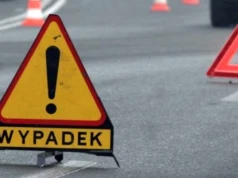 Zderzenie auta z rowerzystą na rondzie w Ciechanowie. Sprawca trafił do szpitala