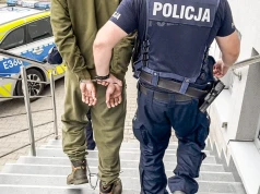 Zwłoki czterech szczeniąt w kontenerze z odzieżą. Podejrzany o ich zamordowanie w rękach policji