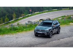 Dacia Duster Hybrid-G 4x4 na najpiękniejszej drodze świata: nie ma wyzwań, są przygody