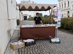 Książki szukają nowych domów. W Karwinie trwa pchli targ biblioteczny