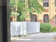 Oficyna przy liceum Słowackiego runęła. Dlaczego nie rozebrano jej wcześniej?
