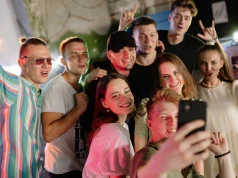 Tylu znajomych jesteśmy w stanie mieć. Naukowcy podali konkretną liczbę. "To wynik ewolucji"