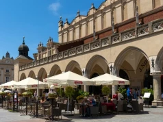 Najbardziej ucierpią małe biznesy. Co zakaz reklamy alkoholu oznacza dla gastronomii?