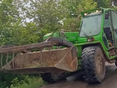 Pijany jechał ładowarką do sklepu. I demolował wszystko po drodze
