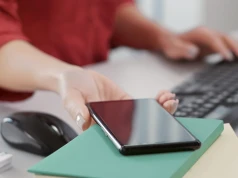 Dla wielu to niemożliwe. Dziś Dzień Bez Telefonu