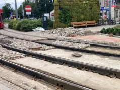 Po 1,5 miesiąca wracają na rozkopane torowisko przy Rynku. Będą utrudnienia w ruchu tramwajów