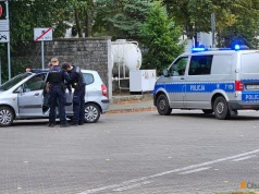 Os. Podleśna. Nie zapiął pasów i wpadł. 27-latek złamał sądowy zakaz