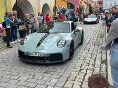 85 załóg Porsche wyruszyło z Jeleniej Góry w europejską trasę